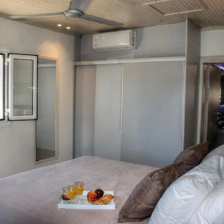 Дом отдыха House