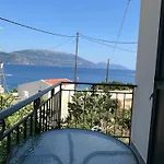 Dom wakacyjny House *