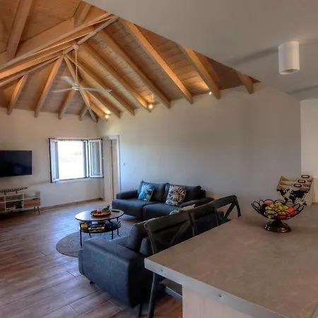 House Semesterbostad